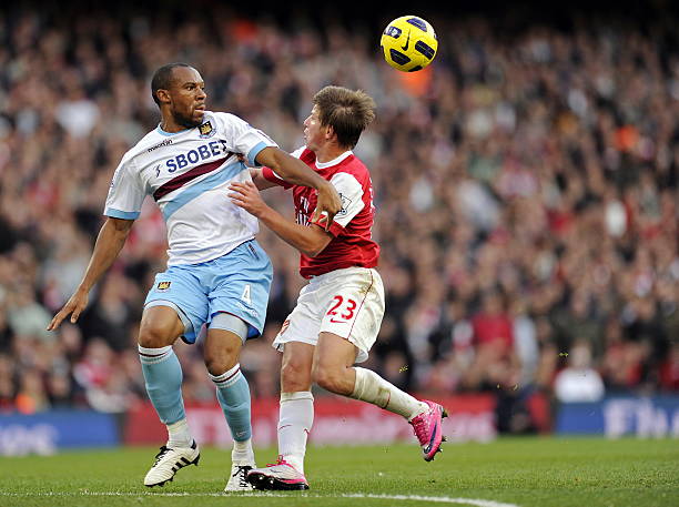 自己在中场 自己在中场